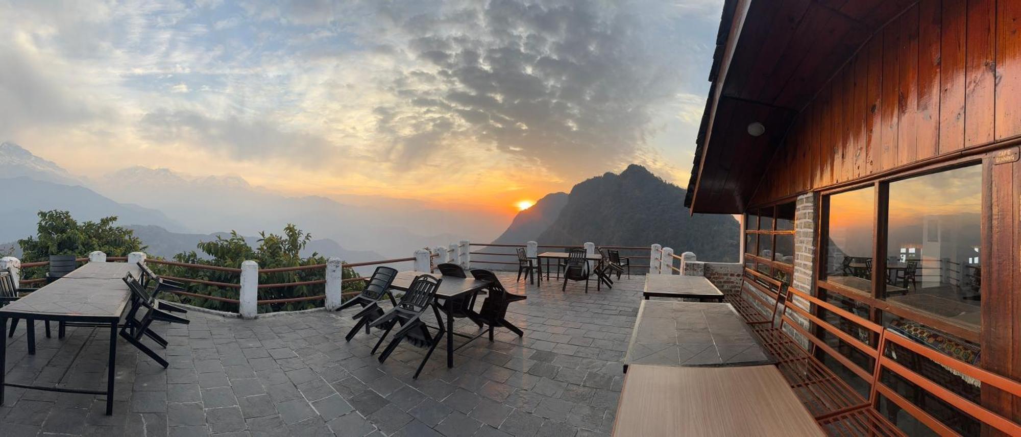 Es Deurali Resort 博卡拉 外观 照片