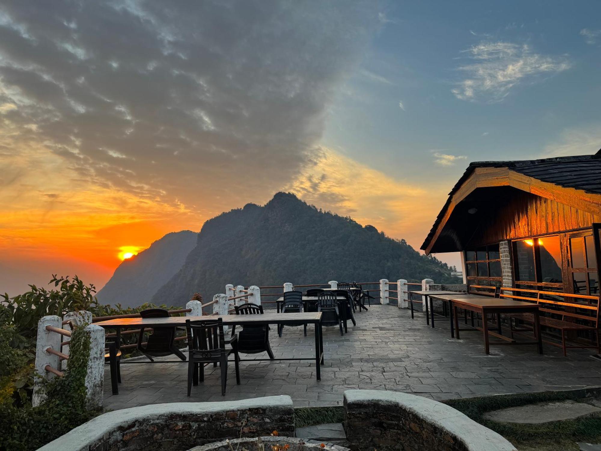 Es Deurali Resort 博卡拉 外观 照片