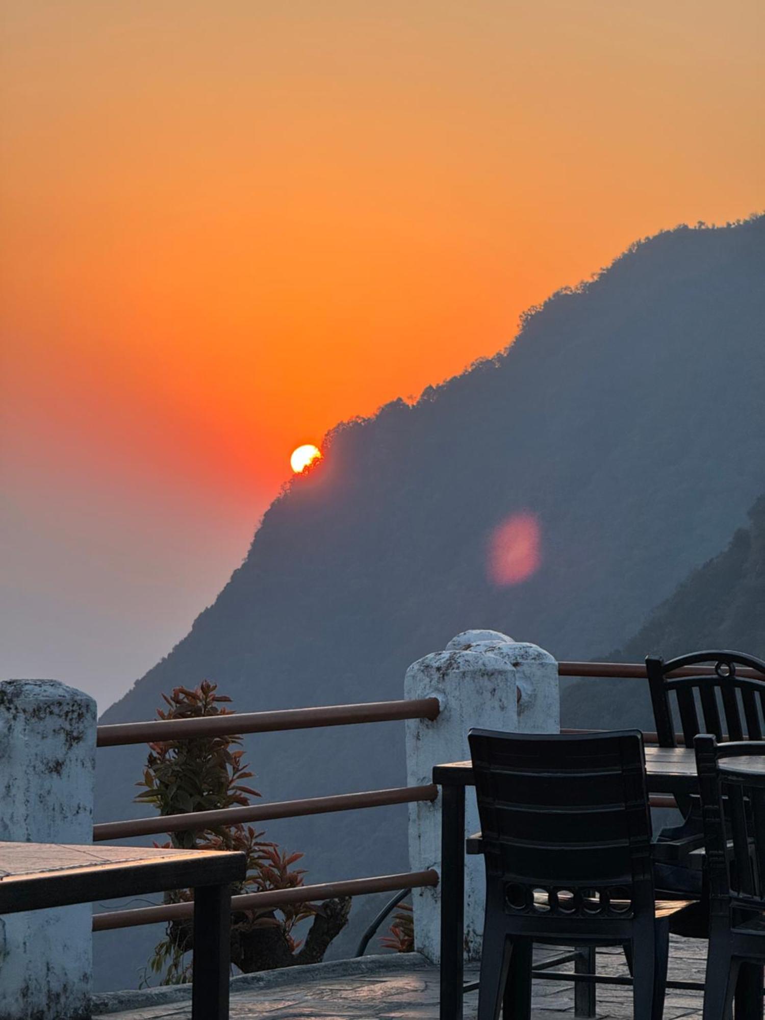 Es Deurali Resort 博卡拉 外观 照片