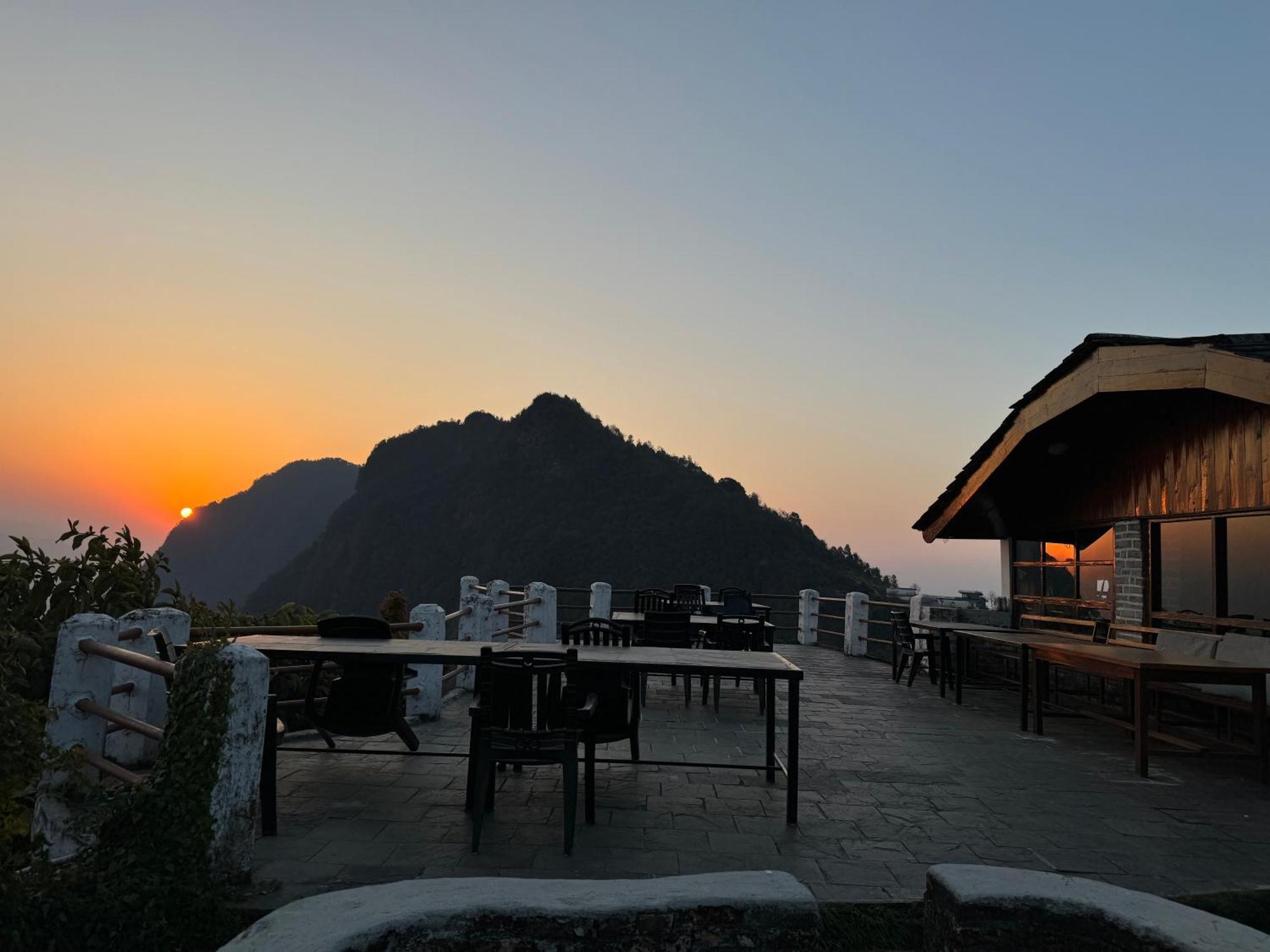 Es Deurali Resort 博卡拉 外观 照片