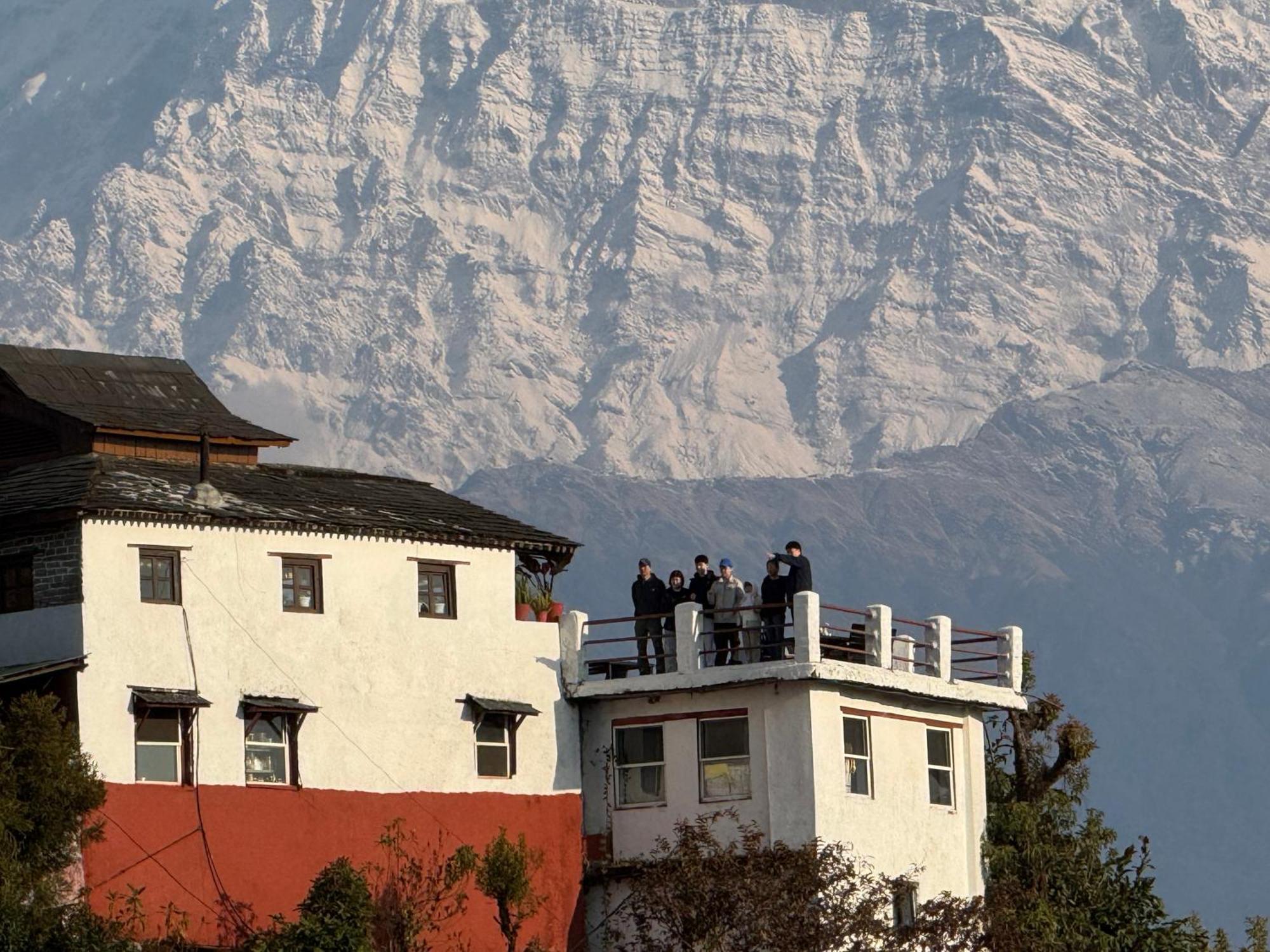 Es Deurali Resort 博卡拉 外观 照片